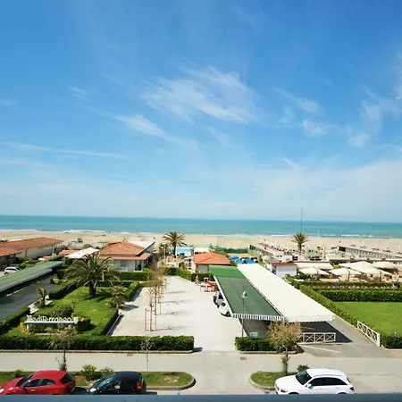 Hotel Happy 3*