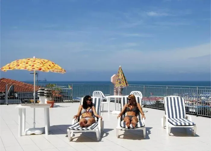 Ξενοδοχείο Happy Marina di Pietrasanta