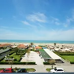 Hotel Happy 3*