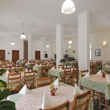 Hotel Happy 3*